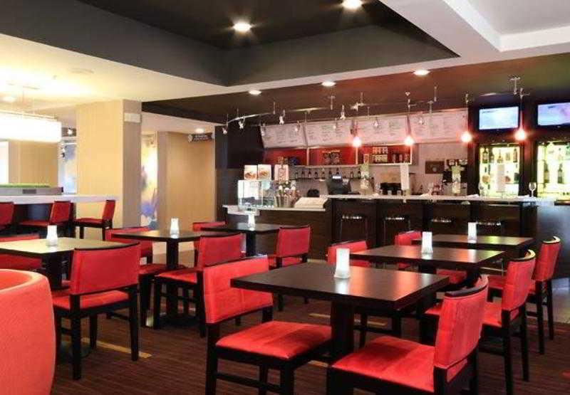 Courtyard By Marriott Topeka Restaurant foto